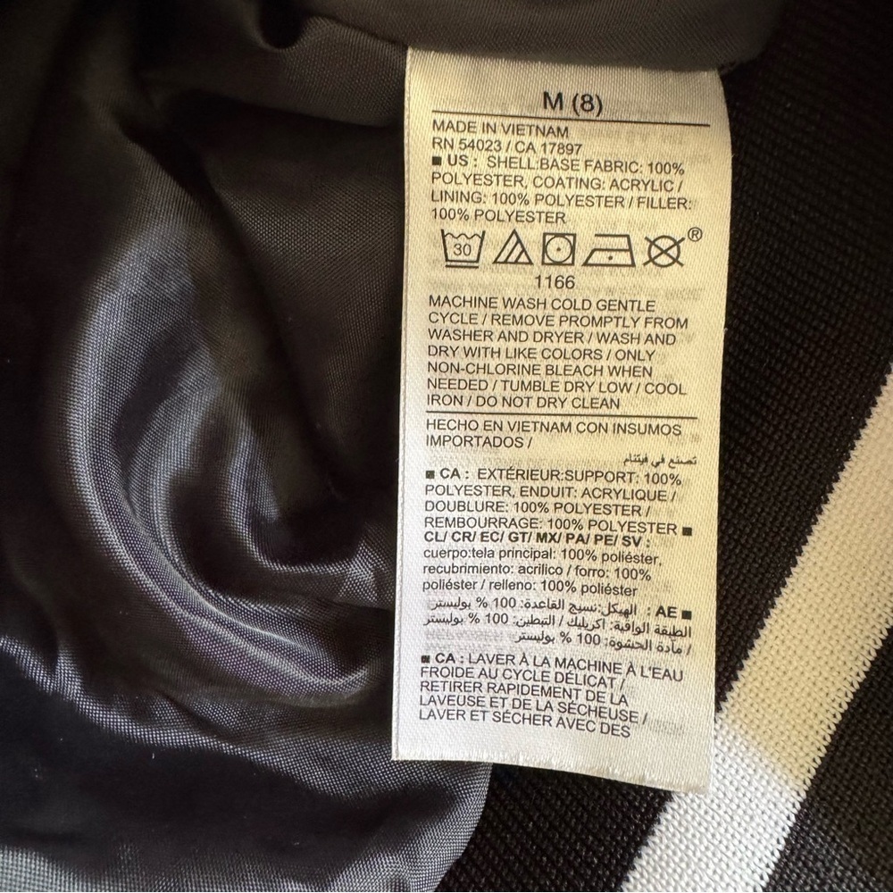 Old Navy Black Bomber Jacket Full Zip Water Resistant Cuff Sleeves Size M 8 - Picture 5 of 5